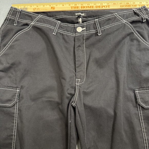 TRUE RELIGION Men's 40 Black White Stitch Cargo Pants Snap Pockets NWOT - Picture 6 of 9